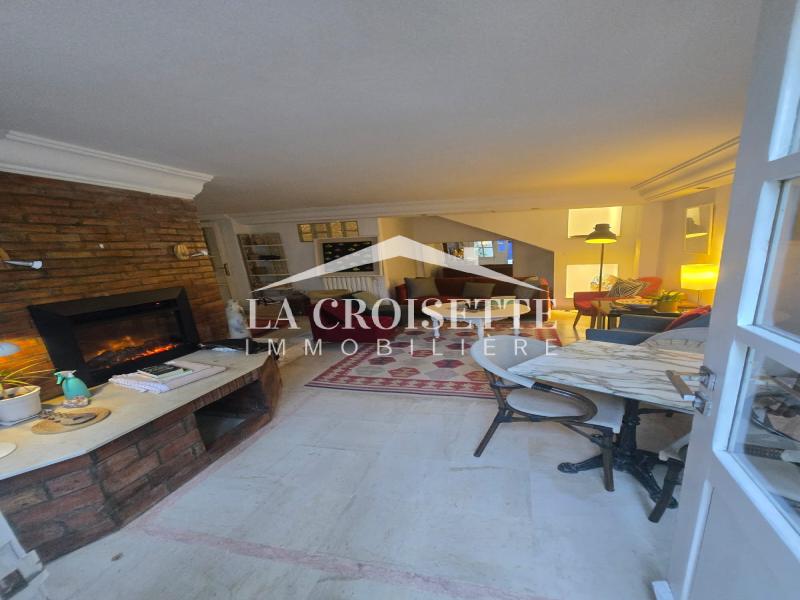 Rez-de-chaussée de villa meublé S+2 avec terrasse à La Marsa